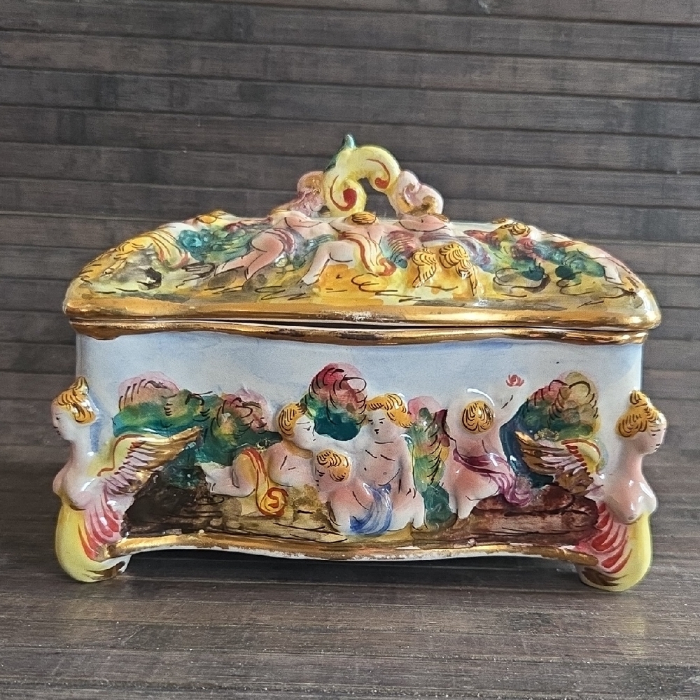 Vintage Capodimonte Porcelain Handpainted Trinket Box Cherubs Made In Italy